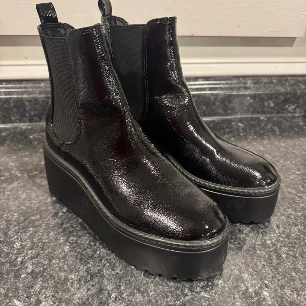 Nine West Chunky Platform Chelsea Boots Slip On Patent Leather Womens 9